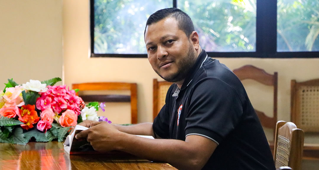 Yader Meza: “El Programa UNICAM nos permite ser ejemplo ante nuestra familia y comunidad, sirviendo de motivación a otros que aún no se deciden a estudiar”