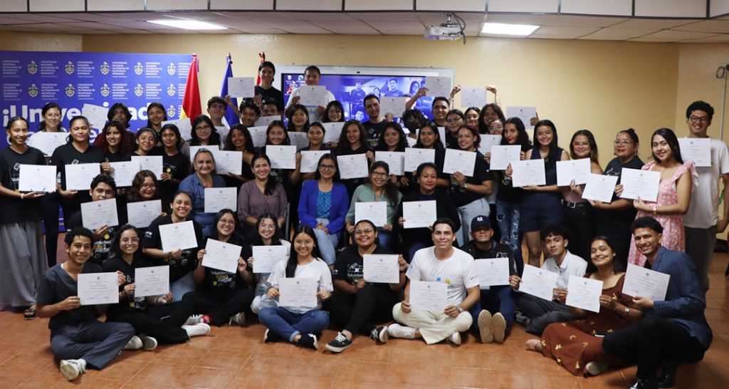 UNAN-Managua reconoce el compromiso social de los estudiantes