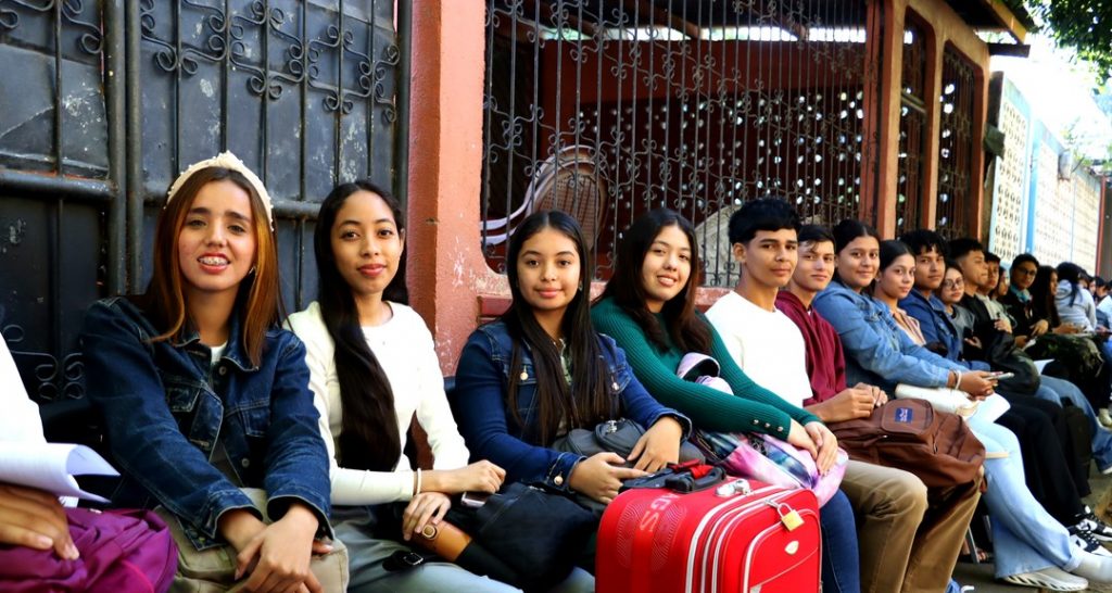 Estudiantes de primer ingreso 2026 ingresan a residencias universitarias