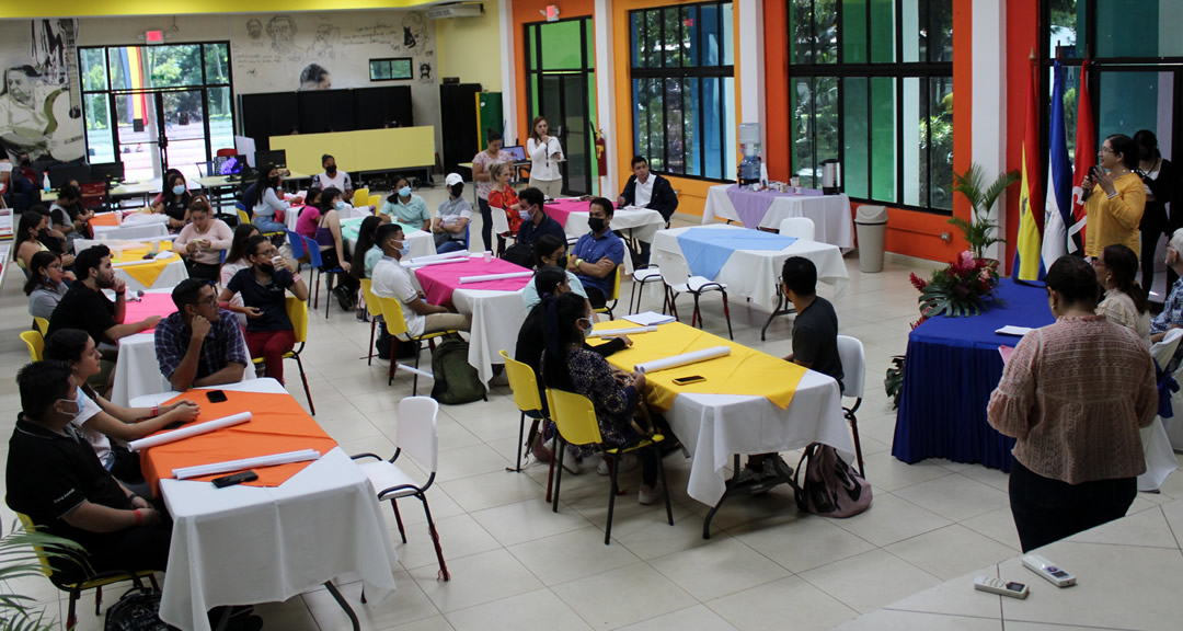 Estudiantes del Departamento de Química reciben taller de Lluvia de Ideas de Innovación