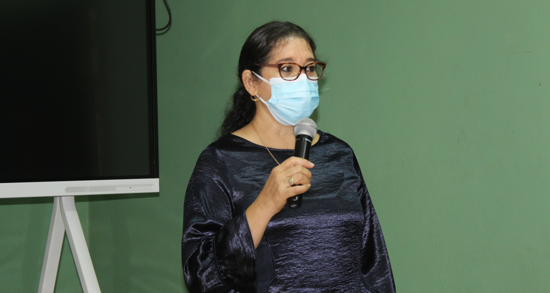 Doctora Hellen Parrales, vicedecana de la Facultad de Ciencias e Ingeniería