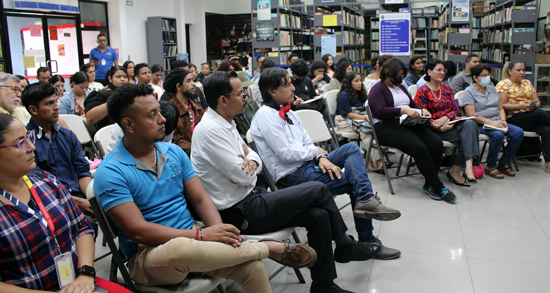 Estudiantes y docentes de Humanidades conversan sobre la producción del cine documental