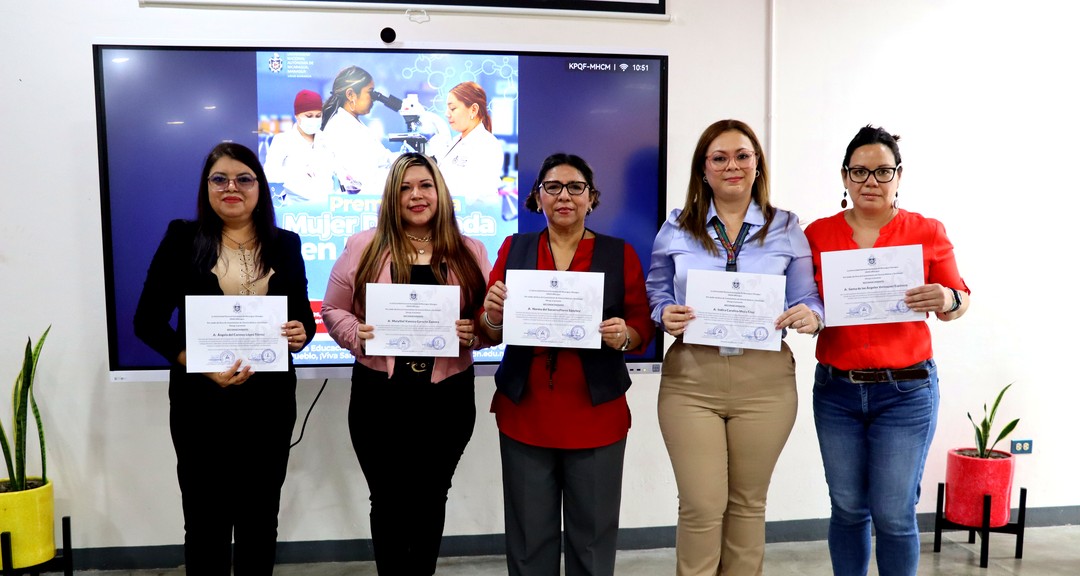Mujeres destacadas del Área de Ciencias Básicas y Tecnología reciben reconocimiento