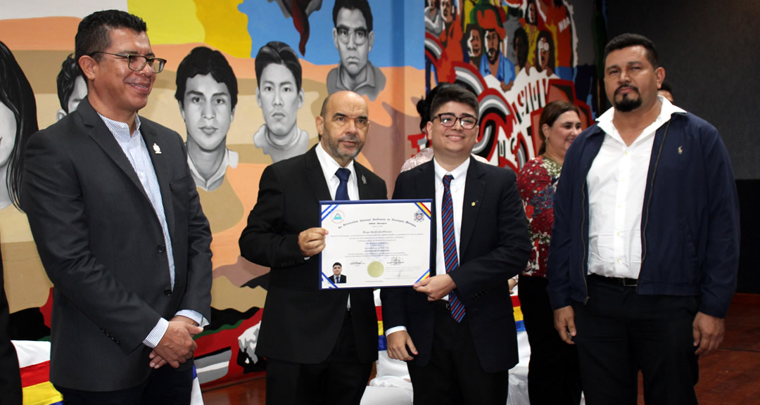 UNAN-Managua entrega título a profesionales de la Facultad de Ciencias e Ingeniería