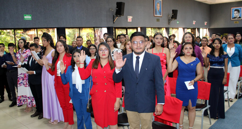 Graduados 58 nuevos profesionales de la Facultad de Humanidades y Ciencias Jurídicas