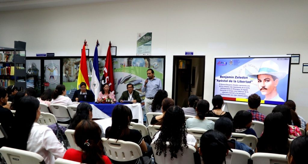 Recuerdan legado de patriotismo del general Benjamín Zeledón durante conversatorio