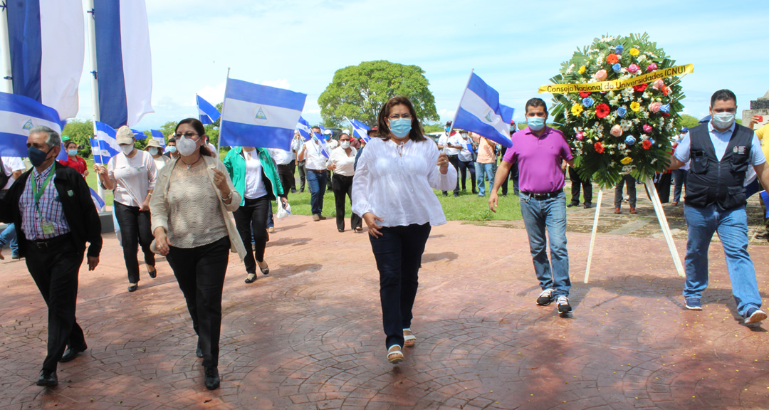 Autoridades del CNU rinden homenaje a los héroes de la batalla de San Jacinto