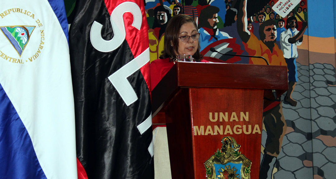 Doctora Ramona Rodríguez Pérez durante su intervención.