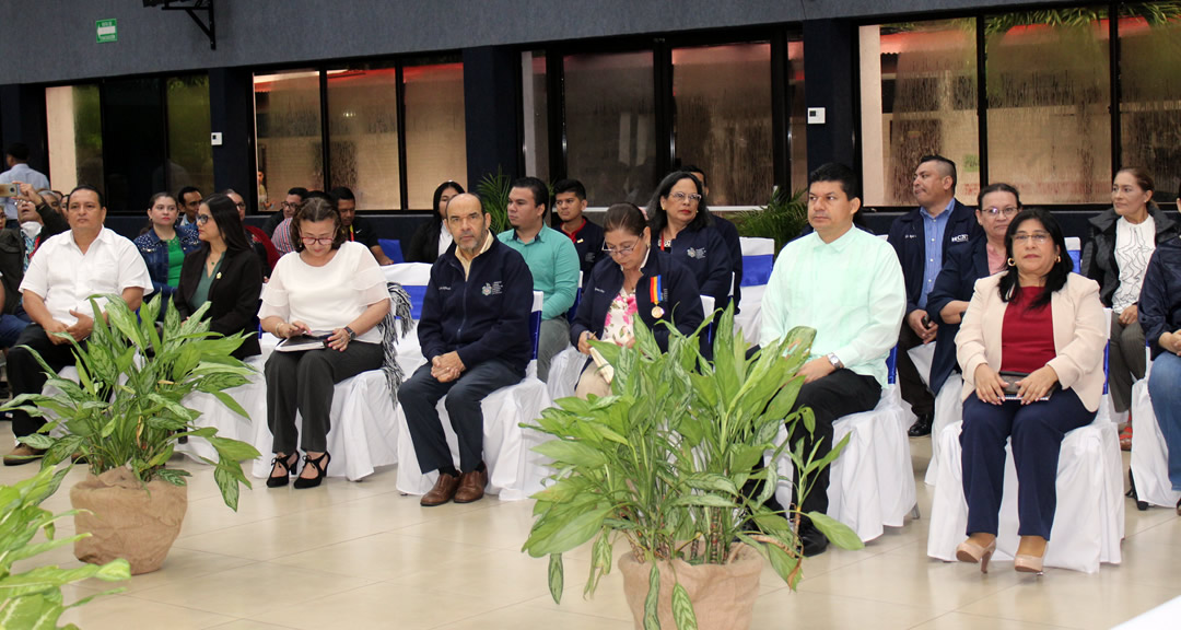 Miembros del Consejo Universitario acompañaron en este evento