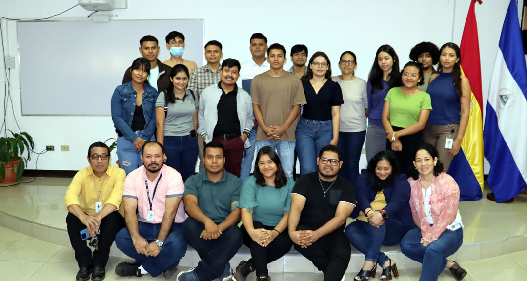 Practicantes del IGG-CIGEO presentan informes y avances de investigaciones