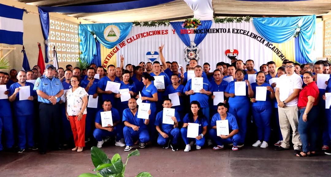 Estudiantes del Programa UNICAM del Centro Penitenciario Waswalí reciben Reconocimiento a la Excelencia Académica