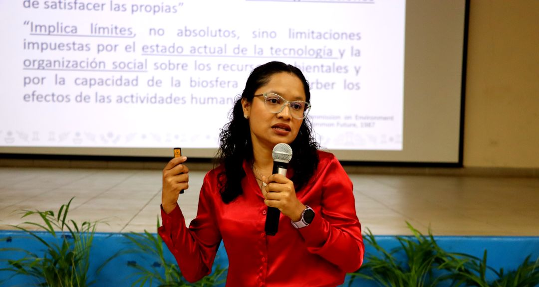 Mediante foro universitario se promovió el amor por el cuido y protección del Medioambiente