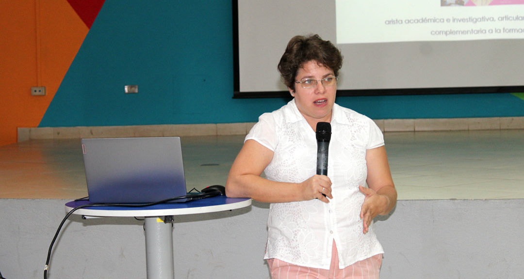 Doctora Banessa Falcón, brinda asesoría al proyecto Jardín Botánico Multipropósito de la UNAN-Managua