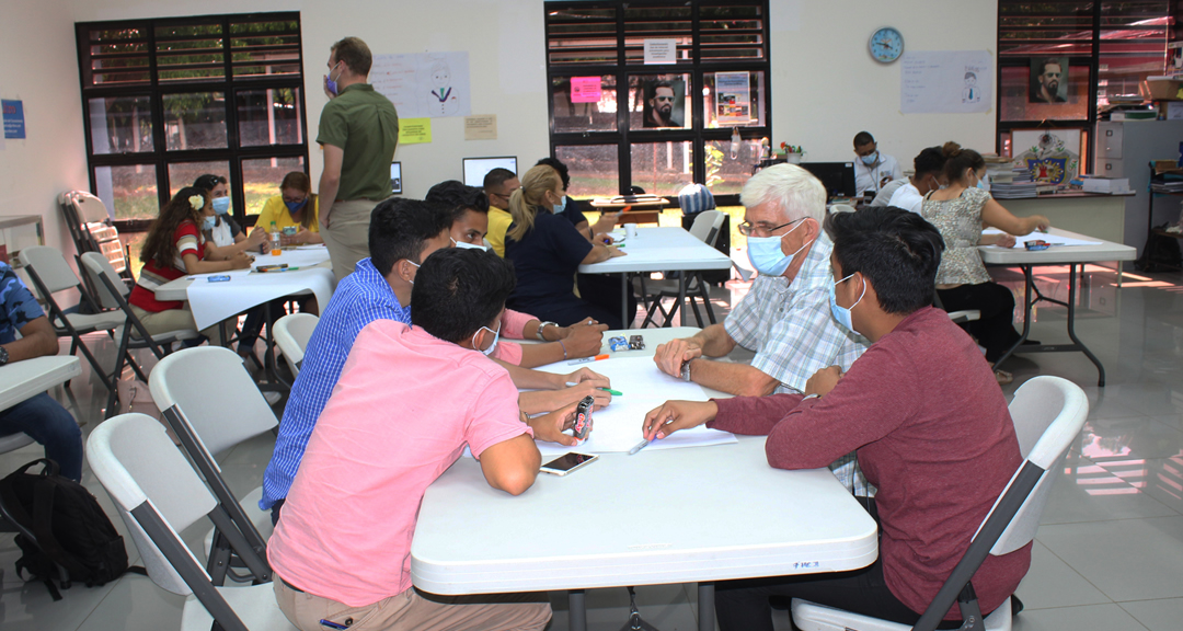 Facultad de Humanidades y Ciencias Jurídicas organizó taller sobre economía creativa