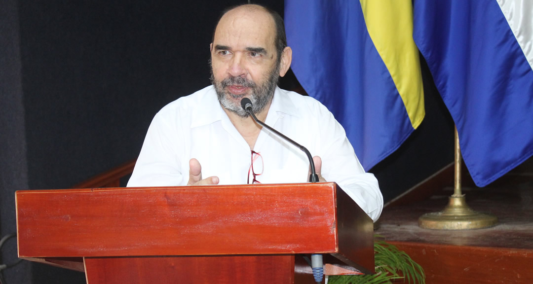 Dr. Luis Alfredo Lobato presentó las generalidades del proceso de consulta