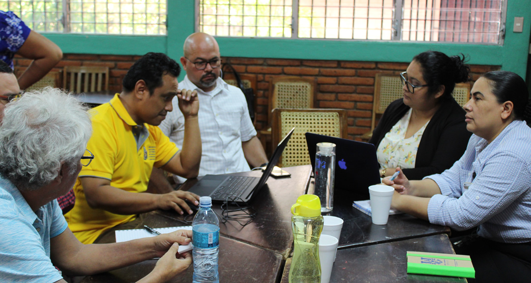 Docentes del Departamento de Informática Educativa durante el taller