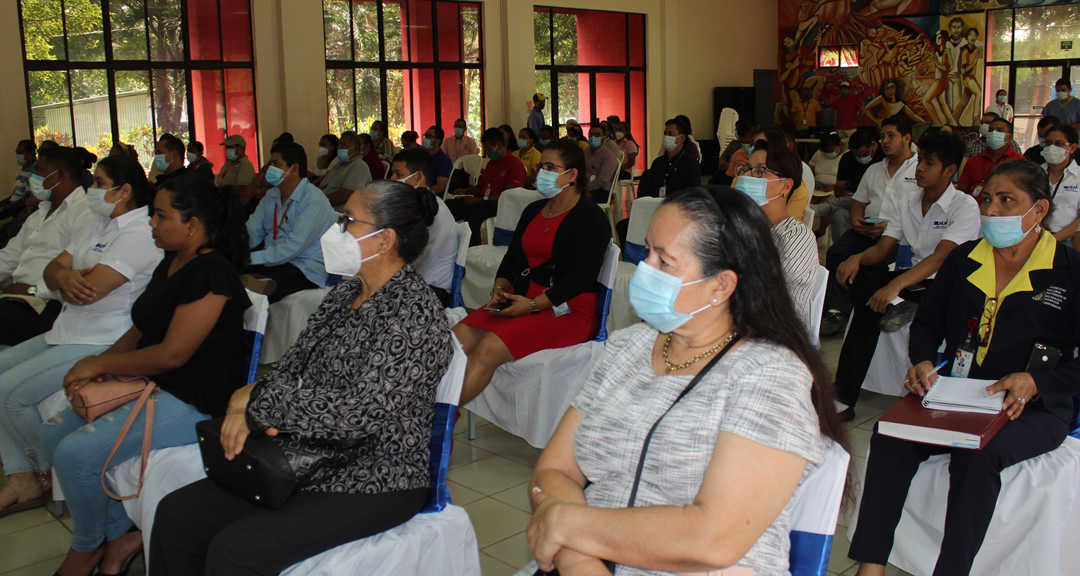 Autoridades, docentes y administrativos de FAREM-Chontales participaron en el conversatorio