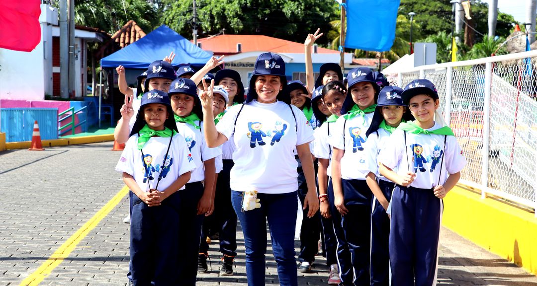 Escuela Flotante, impulsando el amor por nuestros recursos naturales