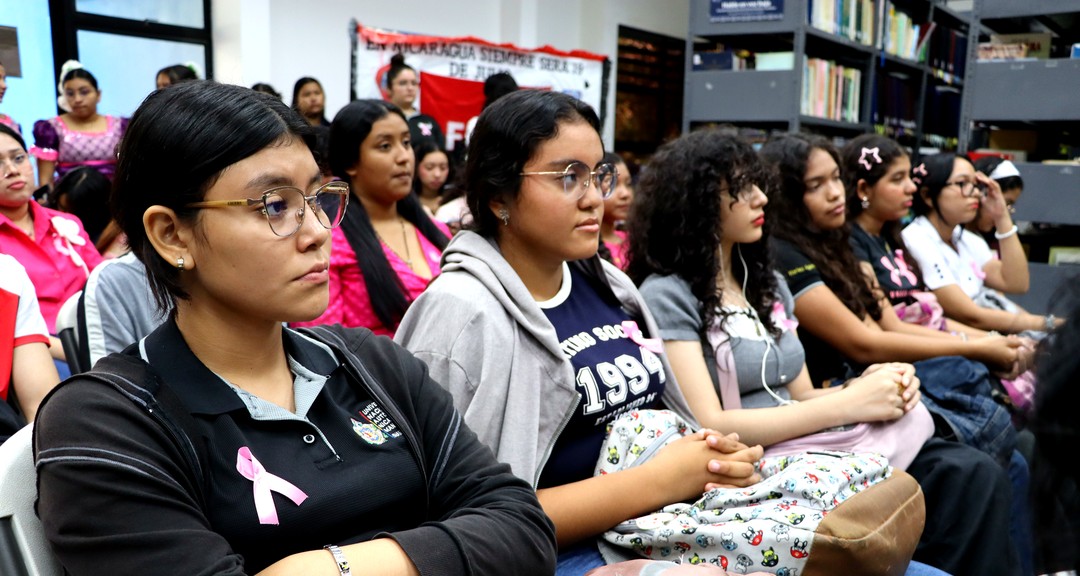 Mujer y salud, panel realizado en el marco Día Mundial de Lucha Contra el Cáncer de Mama