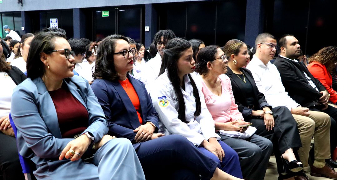 Protagonista de Nutrición desarrollan simposio para abordar avances y desafíos de la profesión