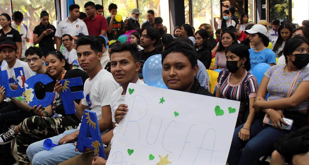 Los estudiantes animaron a su candidata