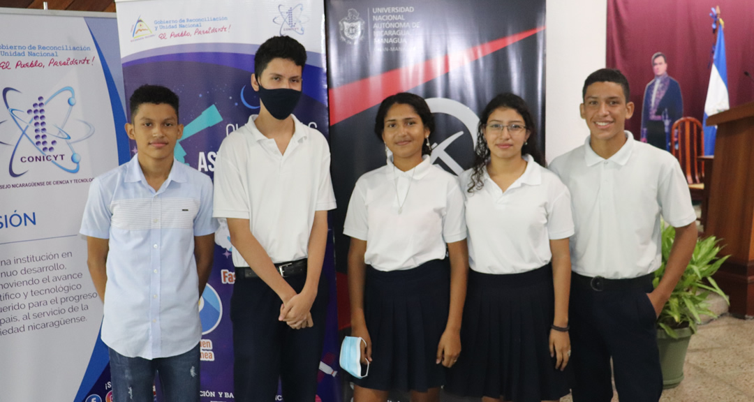 Javier Mena, Hernán Jácamo, Danieska Rodríguez, Andrea Fuerte y Steven Castillo representarán a Nicaragua en las Olimpiadas Latinoamericanas de Astronomía y Astronáutica Ecuador 2020.