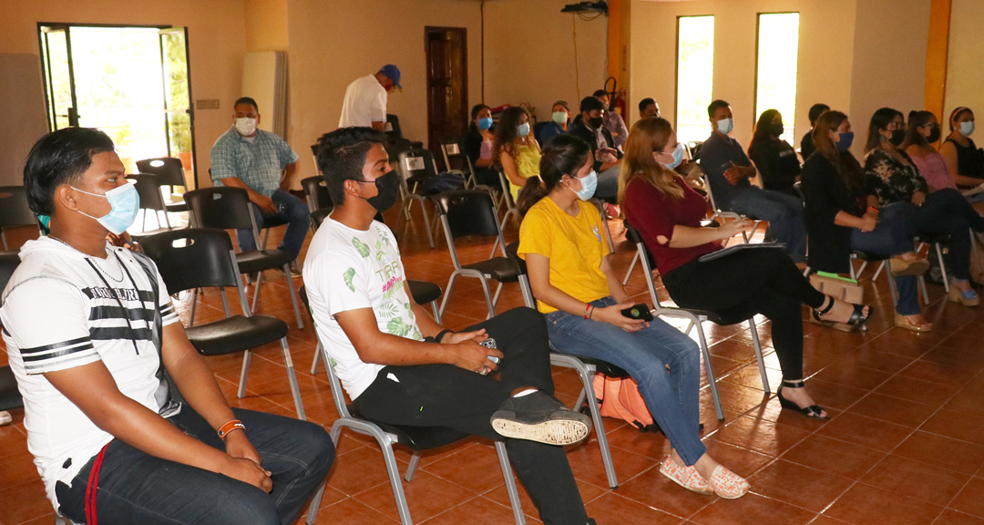 Especialistas en medioambiente y estudiantes debaten sobre cambio climático