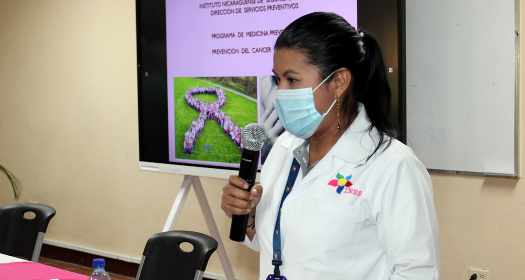 Licenciada Blanca Hernández, facilitadora del taller