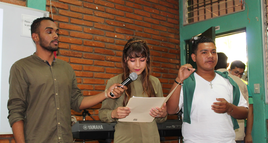 Durante esta actividad no solo se hizo uso de la lengua oral francesa, sino del lenguaje de señas para los estudiantes con discapacidad.