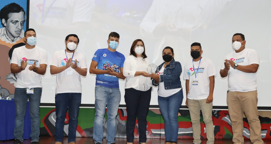Comité organizador entrega reconocimientos a colaboradores del voluntariado
