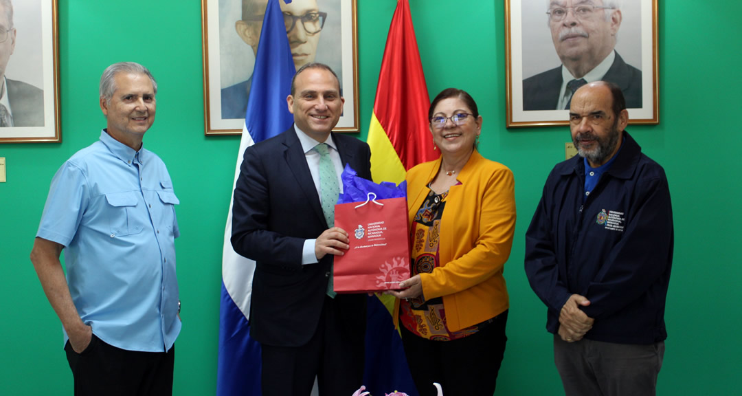 Autoridades de la UNAN-Managua reciben visita de diplomáticos de la República Portuguesa