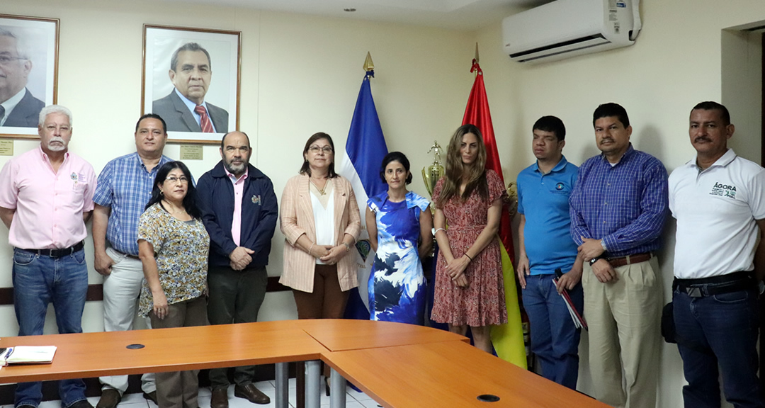 Encuentro entre autoridades universitarias, de la FOAL y de la Organización de Ciegos de Nicaragua