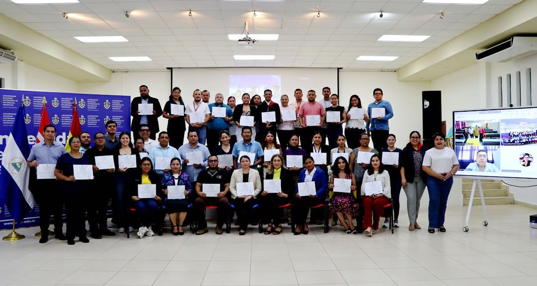 Docentes investigadores fortalecen sus competencias en la redacción de artículos científicos