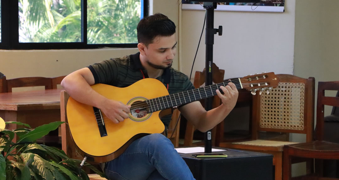 Joxan López: Pasión por enseñar y transformar la sociedad mediante la música