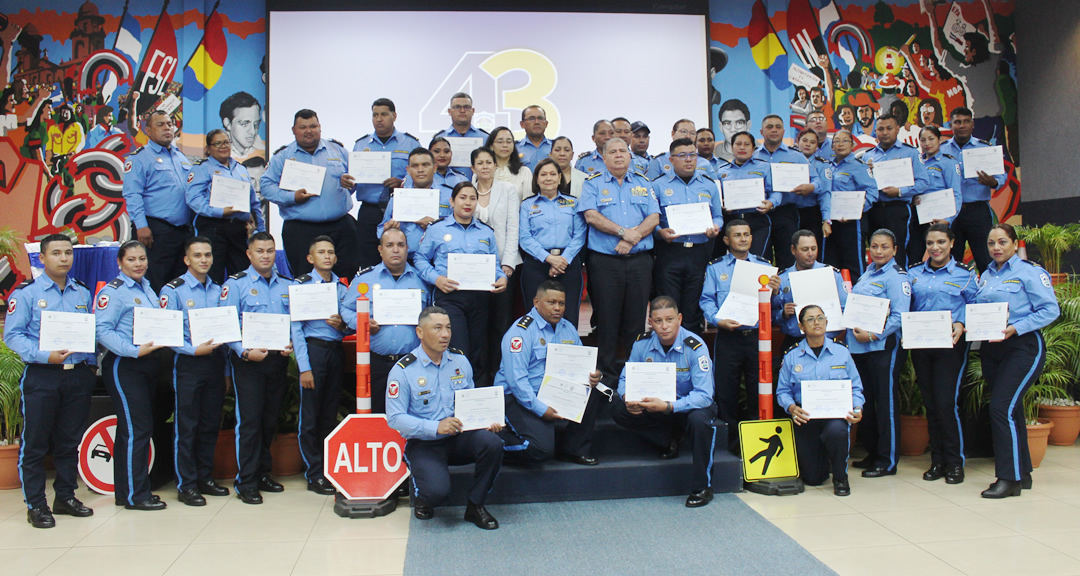 Oficiales de tránsito nacional culminan diplomado en Seguridad Vial con enfoque Psicológico