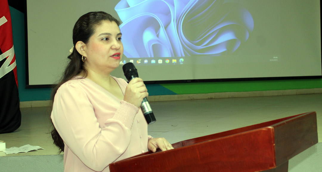 Máster Violeta Gago, directora de Innovación, durante su intervención.