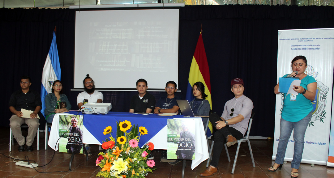 Miembros del grupo literario de Escritores Revolucionarios de Obras y Sueños de la UNAN-Managua (EROS).