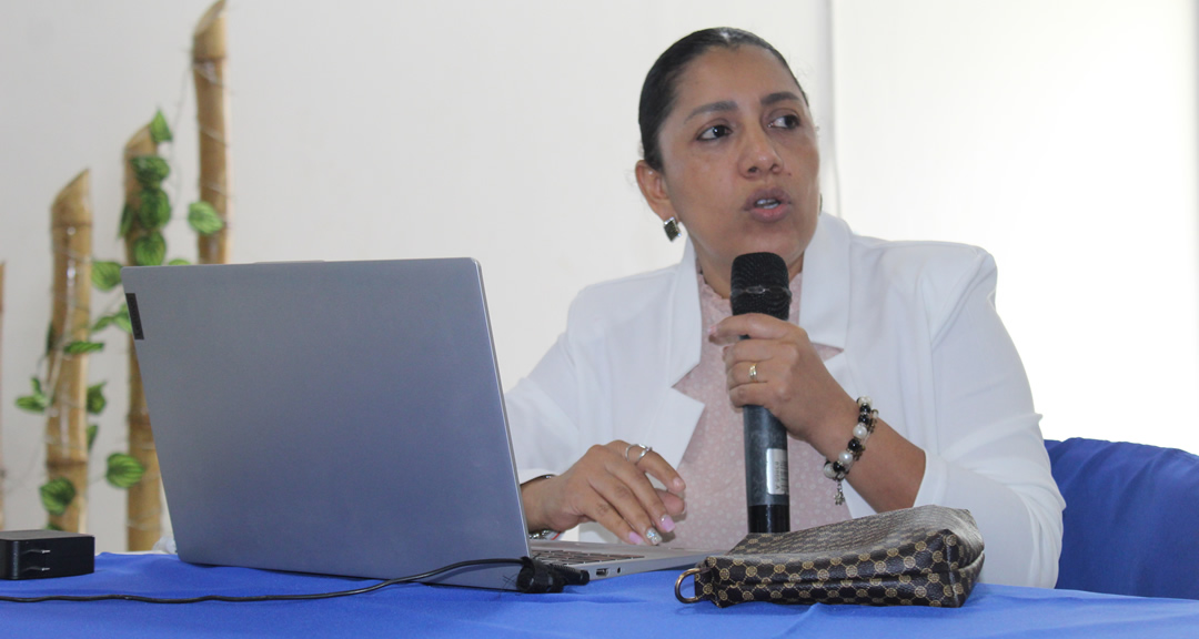 Dra. Xiomara Videa Acuña, directora de Investigación y Posgrado.