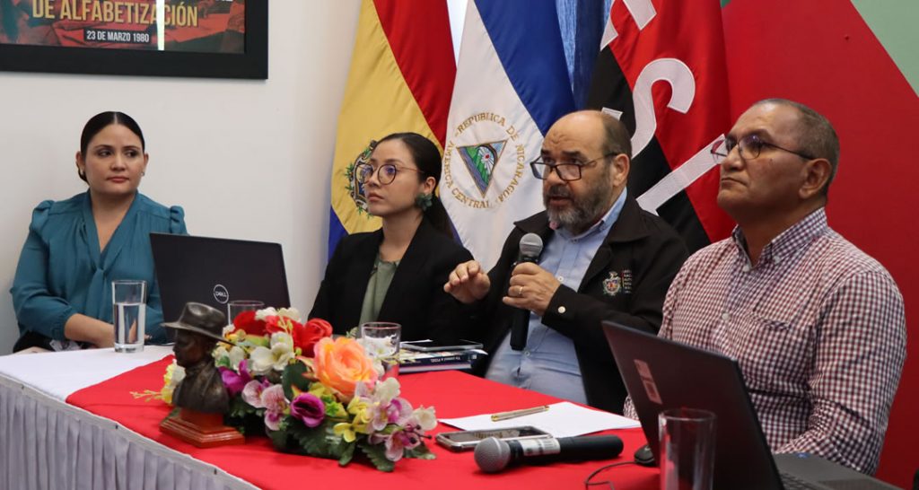 Universitarios reafirman su compromiso con los principios revolucionarios de Fidel y Tomás