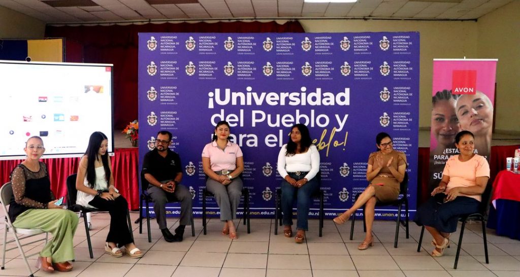 Estudiantes del CUR-Matagalpa celebran el Día Internacional del Emprendedor