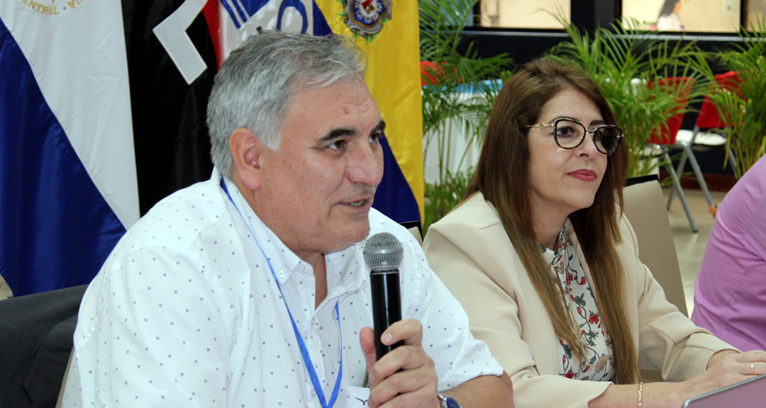 Doctor José Passarini Delpratto presentó el libro