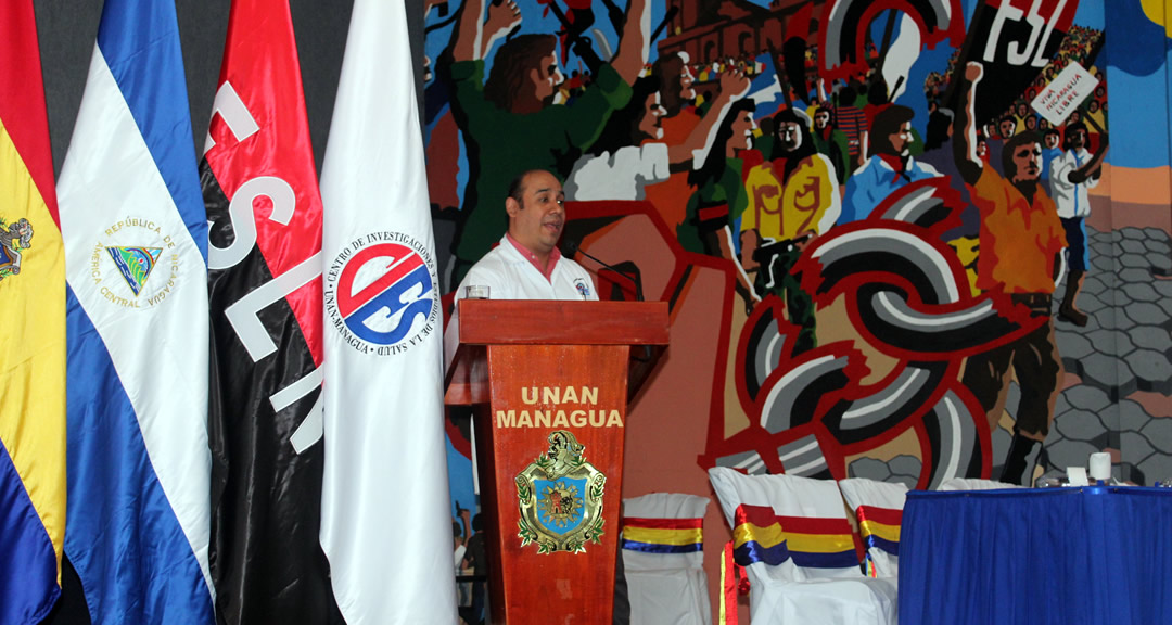 Dr. Oscar Vásquez Vado, director de Servicios de Salud del MINSA, durante su ponencia