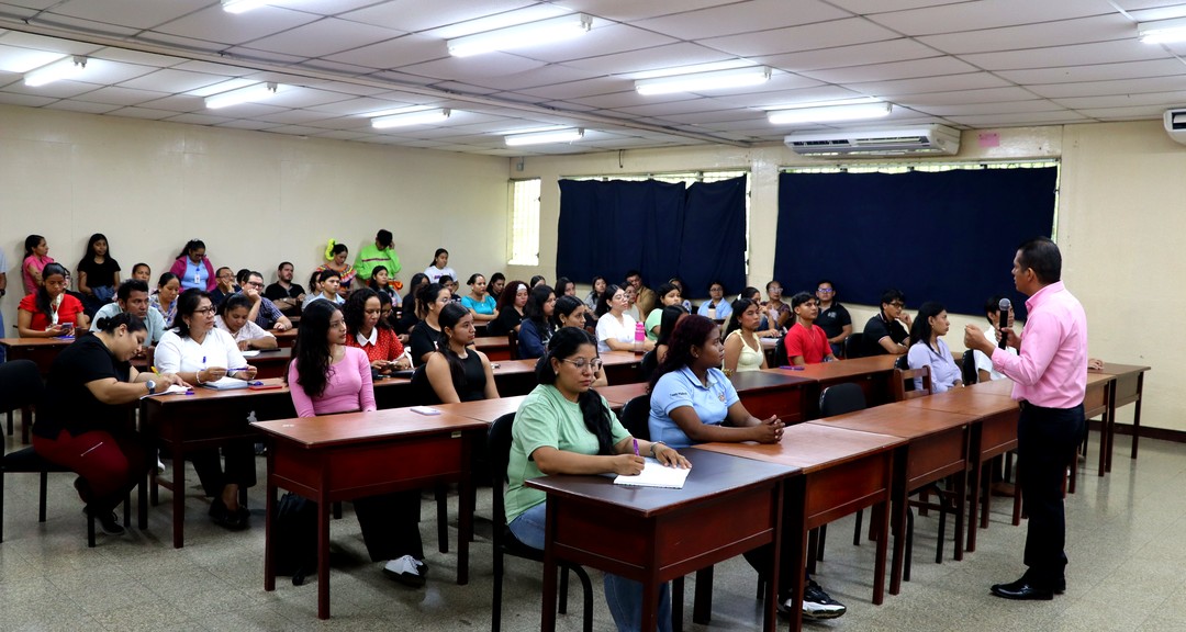 Estudiantes y docentes de la salud comparten experiencias sobre los aprendizajes