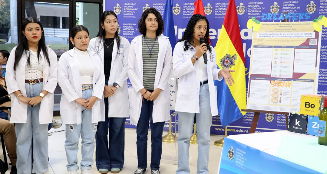 Estudiantes universitarios presentan soluciones innovadoras en el concurso «Mi contacto con la química»
