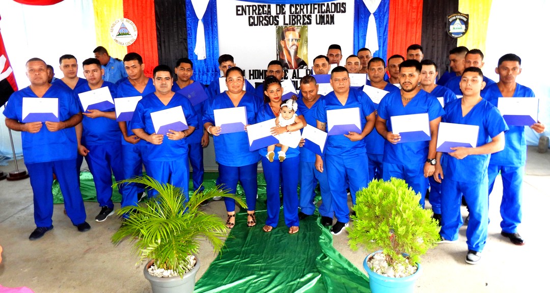 28 Internos del Penal de Juigalpa graduados en el Curso de Cuido Integral al Paciente impartido por docentes de la UNAN-Managua/CUR Chontales