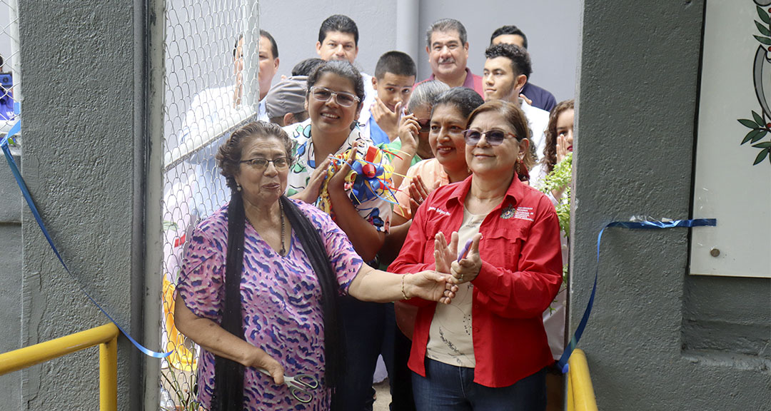 Inauguración de la Clínica Médica Ricardo Morales Avilés