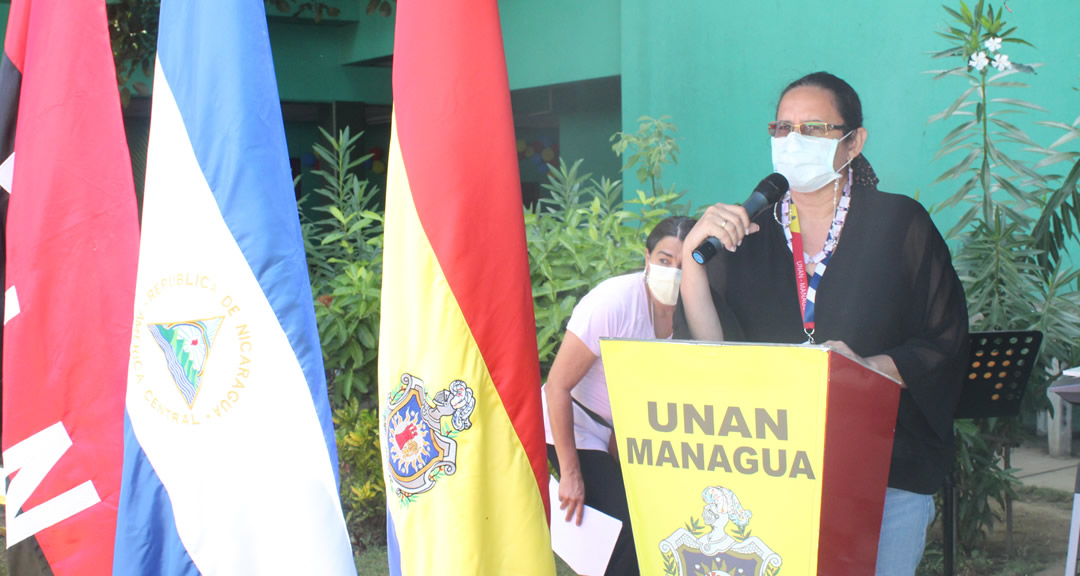 Dra. Leonor Gallardo, Secretaria Académica de Ciencias Médicas, brindó discurso de bienvenida