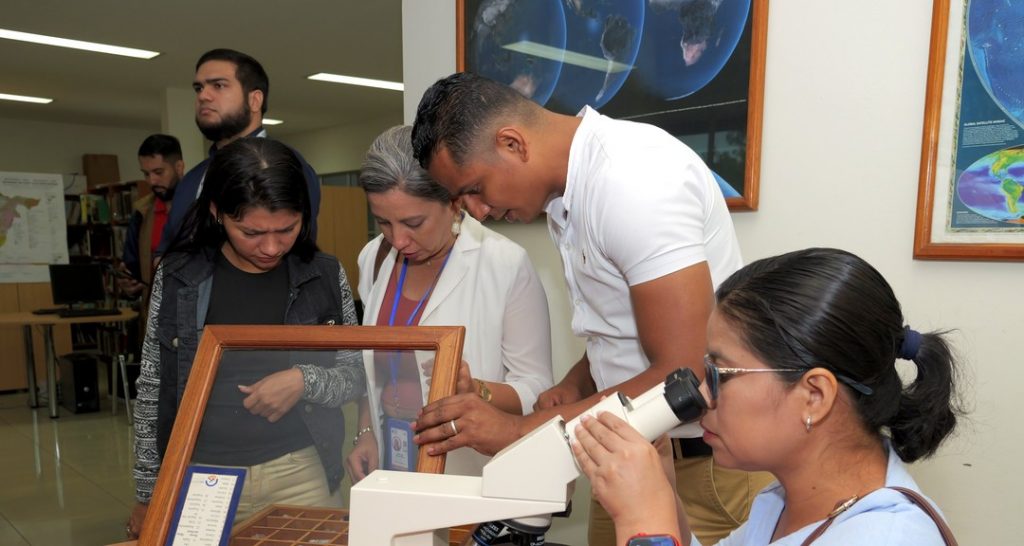 Mujeres universitarias, protagonistas del desarrollo científico en la UNAN-Managua
