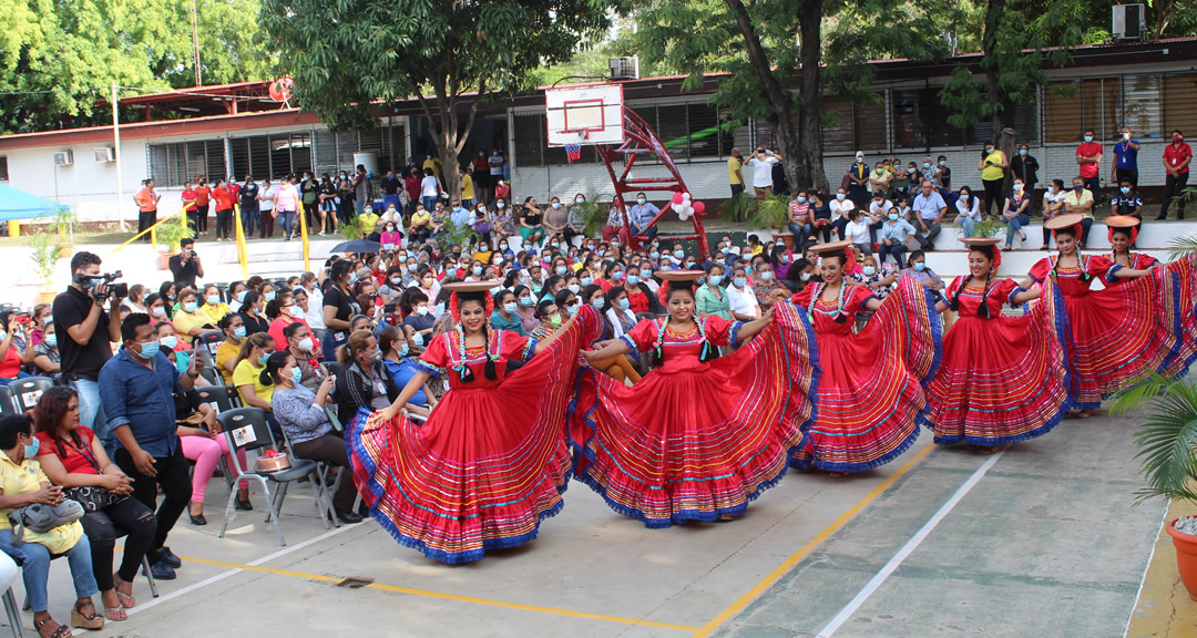 Madres de la UNAN-Managua celebran su día