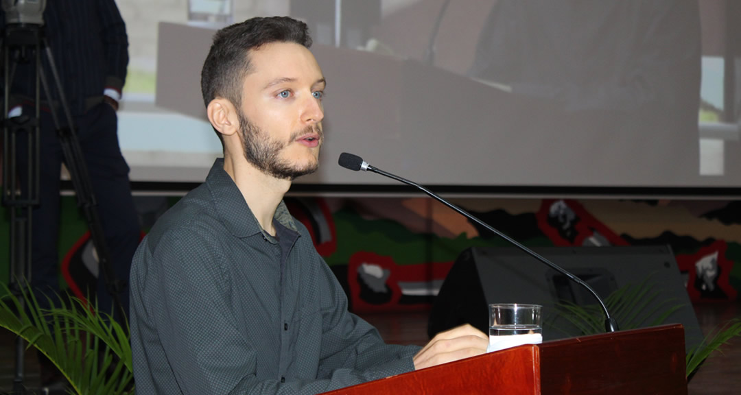 Periodista Benjamín Norton brinda conferencia magistral en la UNAN-Managua